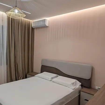 Ami - 40m From Appartement Golem (Tirana)