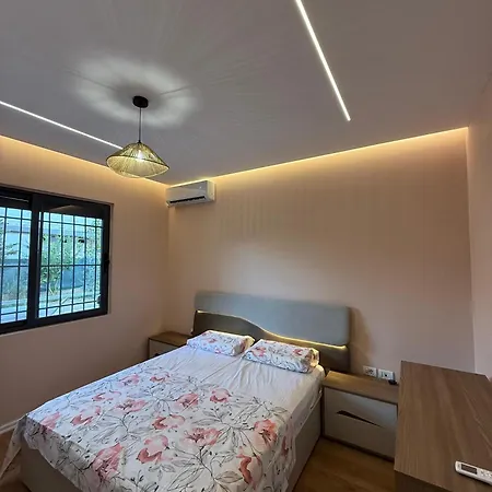 Ami - 40m From Appartement Golem (Tirana)