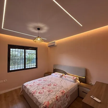 Ami - 40m From Appartement Golem (Tirana)