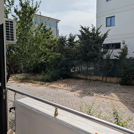 Ami - 40m From Appartement Golem (Tirana)